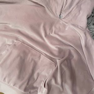 American Eagle long sleeved cropped plush hoodie